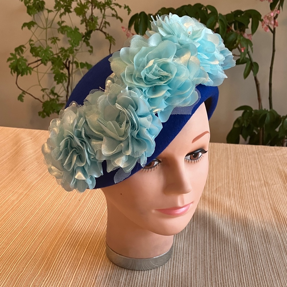 Elegant Blue Floral Women's Hat